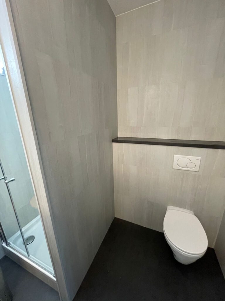 Milan Tegelvorm 95 x 47,5 cm Pak van 5 panelen 2,26m2 Incl. lijm Wandpanelenbadkamer.nl